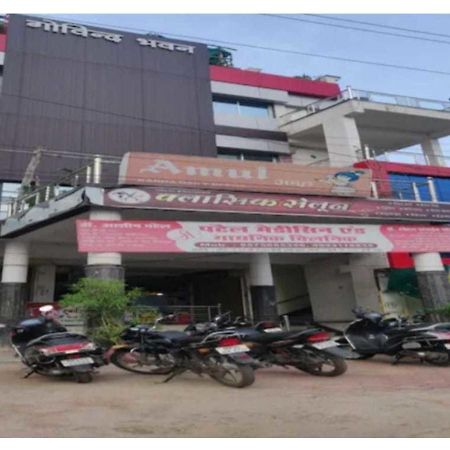 Hotel Parag Palace Jabalpur Exteriör bild